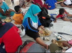 Korban Banjir di Brebes Mulai Mengungsi