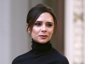 Kunjungi Kampung Kumuh di Kenya, Victoria Beckham Ajari Anak-anak Tinju