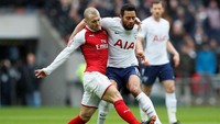Mousa Dembele, gelandang bertahan (Tottenham Hotspur). Dembele membuat operan sukses sampai 97%, paling banyak di antara pemain Spurs lain, saat mengalahkan Arsenal. Ia juga mampu melepaskan satu tembakan dan membuat satu tekel. (Foto: David Klein/REUTERS)