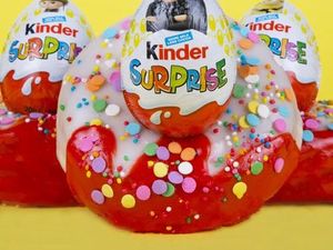 Wah! Kalau Beli Donat di Gerai Ini Dapat Hadiah Telur Kinder Joy Wah! Kalau Beli Donat di Gerai Ini Dapat Hadiah Telur Kinder Joy