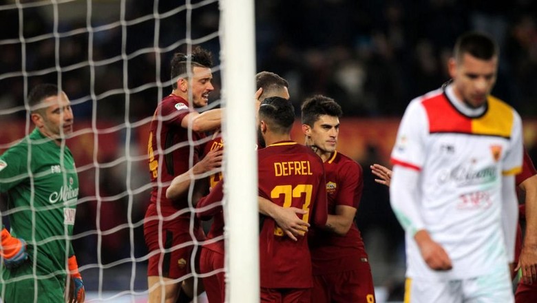 Tertinggal Lebih Dulu, Roma Taklukkan Benevento 5-2 Tertinggal Lebih Dulu, Roma Taklukkan Benevento 5-2