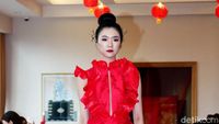 Foto: 25 Karya Busana Cheongsam Tiga Desainer Indonesia