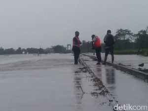 Banjir Rendam Jalur Brebes-Tegal, Perjalanan Kereta Api Dialihkan Banjir Rendam Jalur Brebes-Tegal, Perjalanan Kereta Api Dialihkan