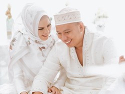 Vicky Prasetyo Umumkan Angel Lelga Hamil, Anak Kembar?