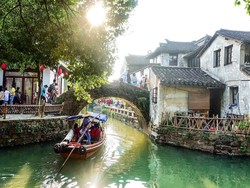 Libur Imlek ke China, Ada Kota Sungai Zhouzhuang yang Cantik