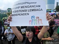 Tolak RKUHP, YLBHI Minta DPR-Pemerintah Bahas Ulang Pasal Kontroversial