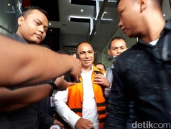 Resmi Ditahan KPK, Cagub NTT Marianus Sae Bungkam