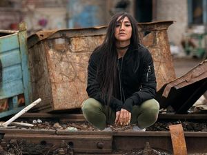 Punya Tubuh Kekar, Model Fitnes Ini Di-bully Mirip Alien hingga Setan