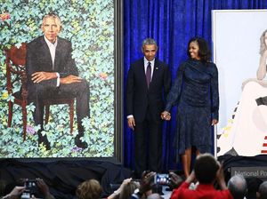 Lukisan Resmi Barack dan Michelle Obama Diungkap Lukisan Resmi Barack dan Michelle Obama Diungkap