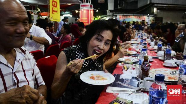 Suasana China kental terasa di Pecinan Semarang.