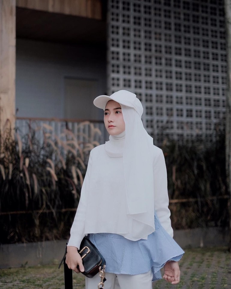 Paling Baru Style Hijab Pakai Topi Adidas