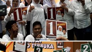 Foto: Beda Gaya Khofifah-Emil dan Gus Ipul-Puti Ambil Nomor Urut