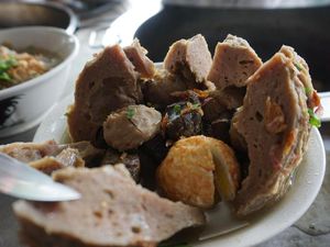 Kalau Bosan Sate dan Tongseng, Ada Bakso Mantap di 5 Tempat Ini