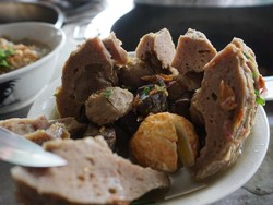 Kalau Bosan Sate dan Tongseng, Ada Bakso Mantap di 5 Tempat Ini