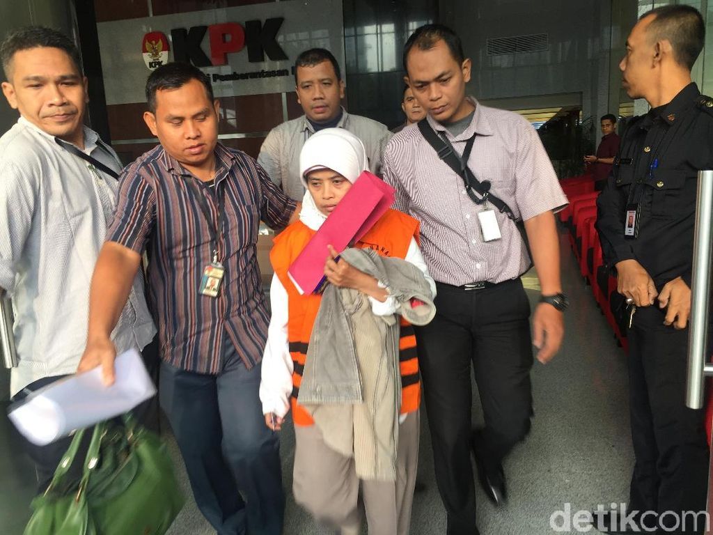 Anggota DPRD Kebumen Ditahan KPK Terkait Kasus Suap Anggota DPRD Kebumen Ditahan KPK Terkait Kasus Suap