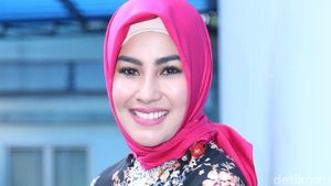 Berhijab, Kartika Putri Makin Cantik