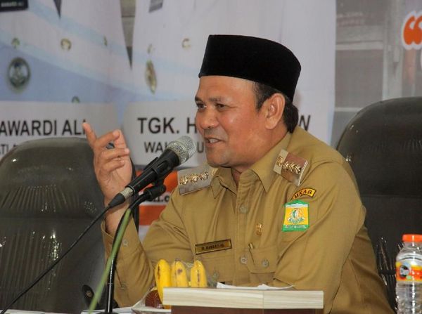 Sosok Bupati Ali yang Larang Valentines Day dan LGBT Kerja di Salon
