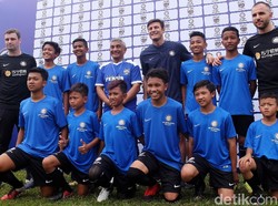 Zanetti menghadiri peluncuran akademi Persib di Stadion Siliwangi, Kota Bandung, Selasa (13/2/2018).