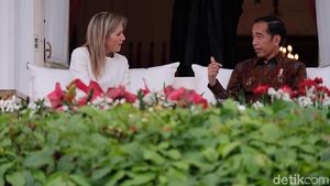 Bincang Hangat Jokowi dan Ratu Maxima di Beranda Istana
