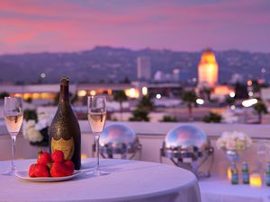 Mau Santap Malam Romantis di Ketinggian Jakarta? Ini 6 Restoran yang Bisa Anda Datangi