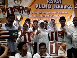 Dapat Nomor Urut 1, Khofifah Bersyukur Lewat Pantun