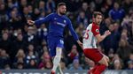 Foto: Darah, Memar, dan Assist Saat Giroud Jadi Starter di Chelsea