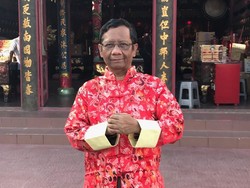 Mahfud MD: Tak Ada Larangan dalam Islam untuk Ucapkan Selamat Imlek