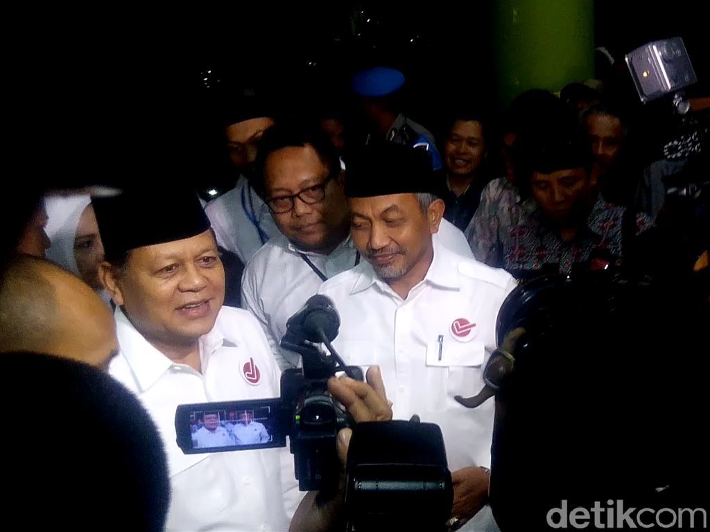 Final Debat Pilgub Jabar, Sudrajat-Syaikhu Bikin Kejutan Lagi? Final Debat Pilgub Jabar, Sudrajat-Syaikhu Bikin Kejutan Lagi?