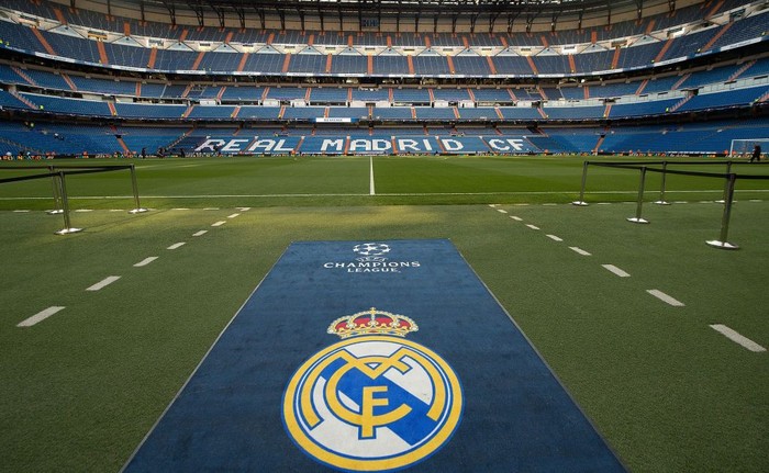 MADRID, SPAIN - SEPTEMBER 13:  General view inside the stadium the UEFA Champions League group H match between Real Madrid and APOEL Nikosia at Estadio Santiago Bernabeu on September 13, 2017 in Madrid, Spain.  (Photo by Denis Doyle/Getty Images)