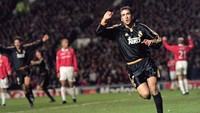Kuat dengan kaki kirinya, Raul Gonzalez adalah jenis penyerang yang cerdik dan efisien. Karena permainannya yang elegan namun tajam, ia dijuluki El Ferrari oleh Fernando Hierro. (Foto: Michael Steele/ Allsport)