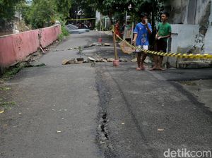 BMKG: Retakan Tanah di Kampung Berlan Bukan karena Patahan Aktif