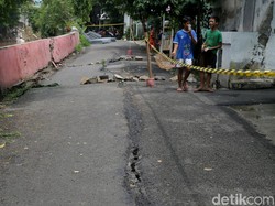 BMKG: Retakan Tanah di Kampung Berlan Bukan karena Patahan Aktif