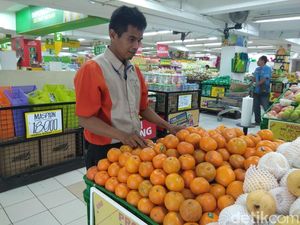 Importir: Jeruk Mandarin saat Imlek Bak Ketupat di Idul Fitri