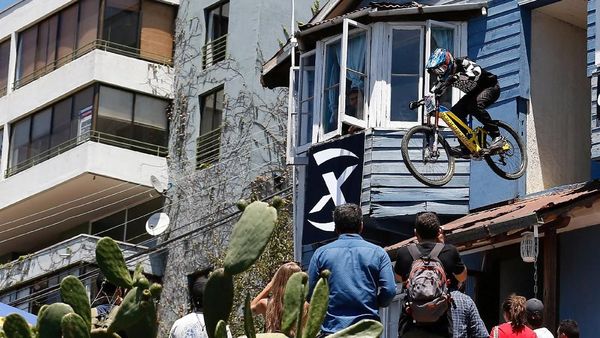 Balap Sepeda Ekstrim, Bikin Penonton Deg-degan