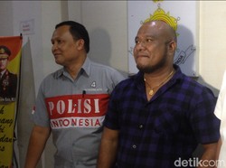 Polisi Tangkap Pengendara Mobil yang Seruduk Polantas di Matraman
