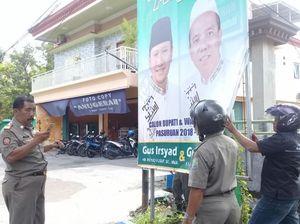 Belum Masa Kampanye, Baliho dan Spanduk Cabup Pasuruan Ditertibkan Belum Masa Kampanye, Baliho dan Spanduk Cabup Pasuruan Ditertibkan