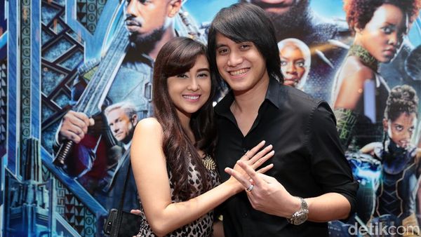 Mesranya Kevin Aprilio dan Vicy Melanie