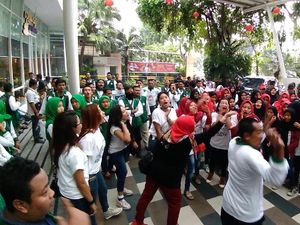 Perang Yel-yel Warnai Pengundian Nomor Urut Paslon Pilgub Jatim