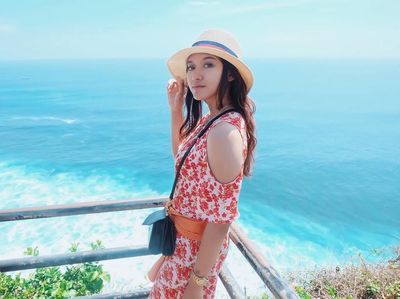 Foto: Liburannya Pungky Afriecia, Atlet Voli Cantik Indonesia