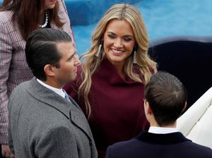 Buka Surat Berisi Serbuk Misterius, Menantu Trump Dilarikan ke RS Buka Surat Berisi Serbuk Misterius, Menantu Trump Dilarikan ke RS
