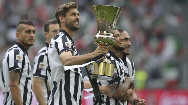 Fernando Llorente direkrut dari Athletic Bilbao pada 2015.