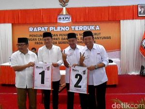 KPU Banyumas Undi Nomor Urut, Kedua Paslon Ikrar Pilkada Damai KPU Banyumas Undi Nomor Urut, Kedua Paslon Ikrar Pilkada Damai