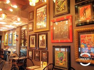 Seru! Di Kafe Ini Bisa Bersantap Ditemani Superman hingga Iron Man