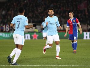 Guendogan Dua Gol, City Libas Basel 4-0