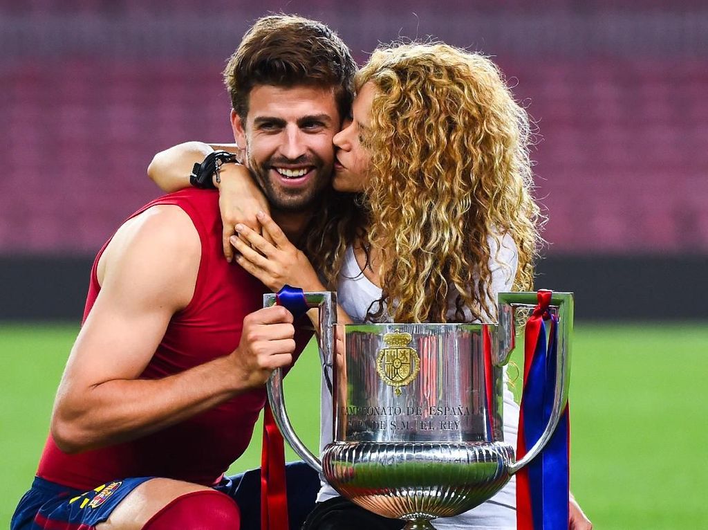 Kekasih Pique Ledek Madrid yang Dibantai Barcelona Kekasih Pique Ledek Madrid yang Dibantai Barcelona