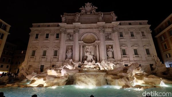 Foto: Air Mancur Lancar Jodoh dari Italia