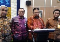 Ketua Umum REI Soelaeman S, Direktur Utama BTN Maryono, Direktur Utama Taspen Iqbal Latanro, dan Direktur Utama Bank Mantap Josephus K. Triprakoso (Foto: Mustiana Lestari)