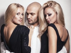 Curiga Selingkuh, Wanita Ini Temukan Fakta Mengerikan di Ponsel Suaminya