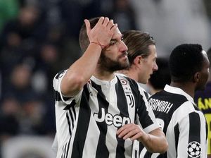 Terancam Akumulasi Kartu, Akankah Higuain Dipinggirkan Lawan Crotone?