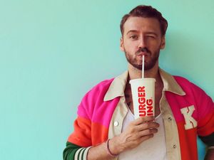 Jonatan Cerrada, Pria Bule yang Makin Serius dengan Musik Indonesia